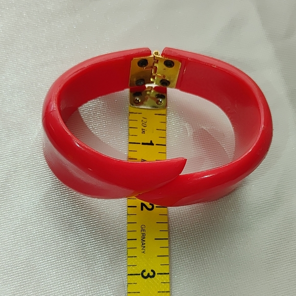 Vintage red clamp bangle - Picture 2 of 6